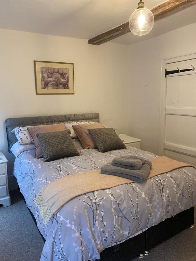 Stunning 2 Bedroom Flat In A Central Location New Alresford Exteriör bild