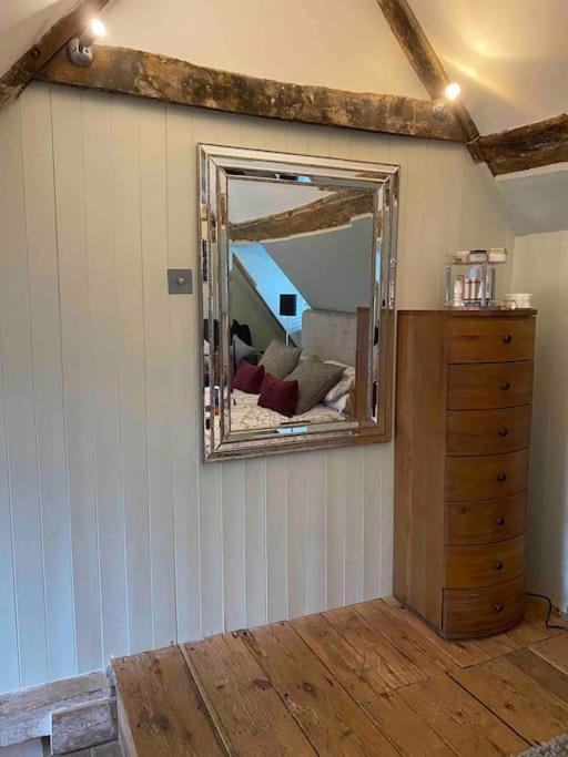 Stunning 2 Bedroom Flat In A Central Location New Alresford Exteriör bild